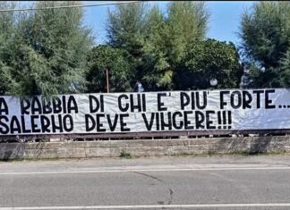 I tifosi granata incitano la squadra in vista di Salernitana Sorrento