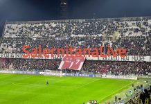 Salernitana Crotone 10.11.2025 ” Per chi ha onorato la nostra maglia il ricordo non muore mai!” L’omaggio della curva sud Siberiano a Carlo Ricchetti 7