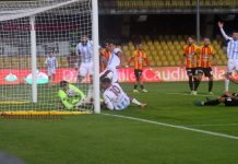 Qualcosa di strano. Io la vedo così Editoriale di Gianluigi Carlino